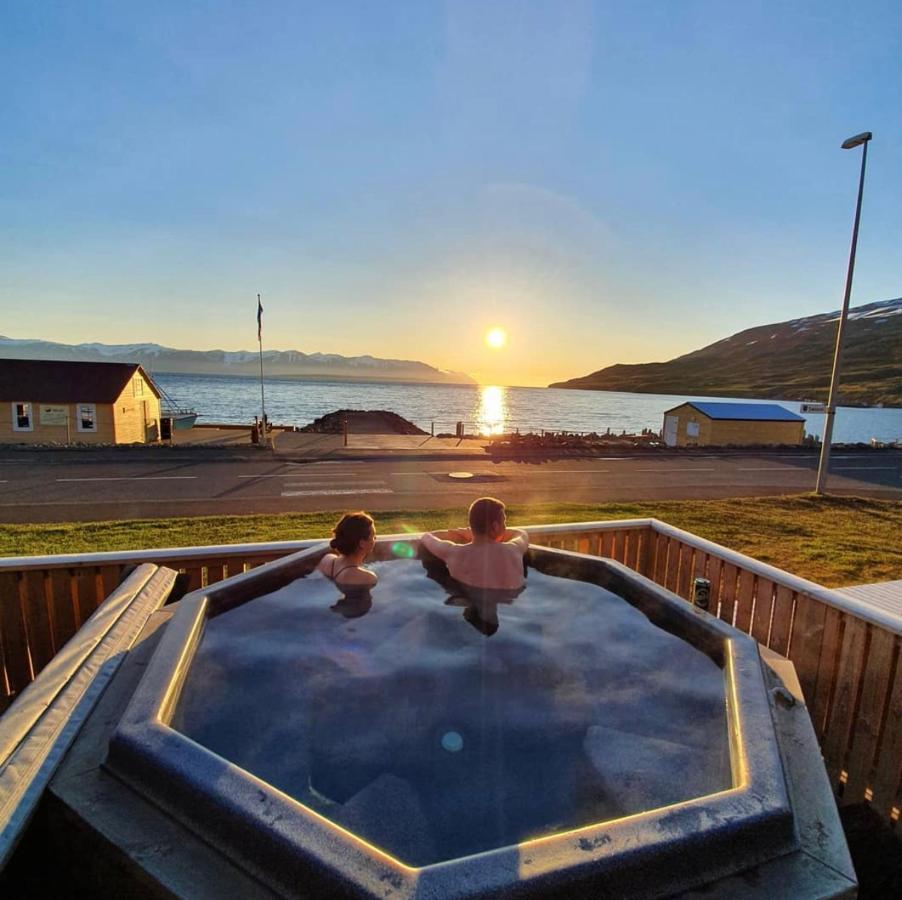 Grenivik Guesthouse Exterior photo